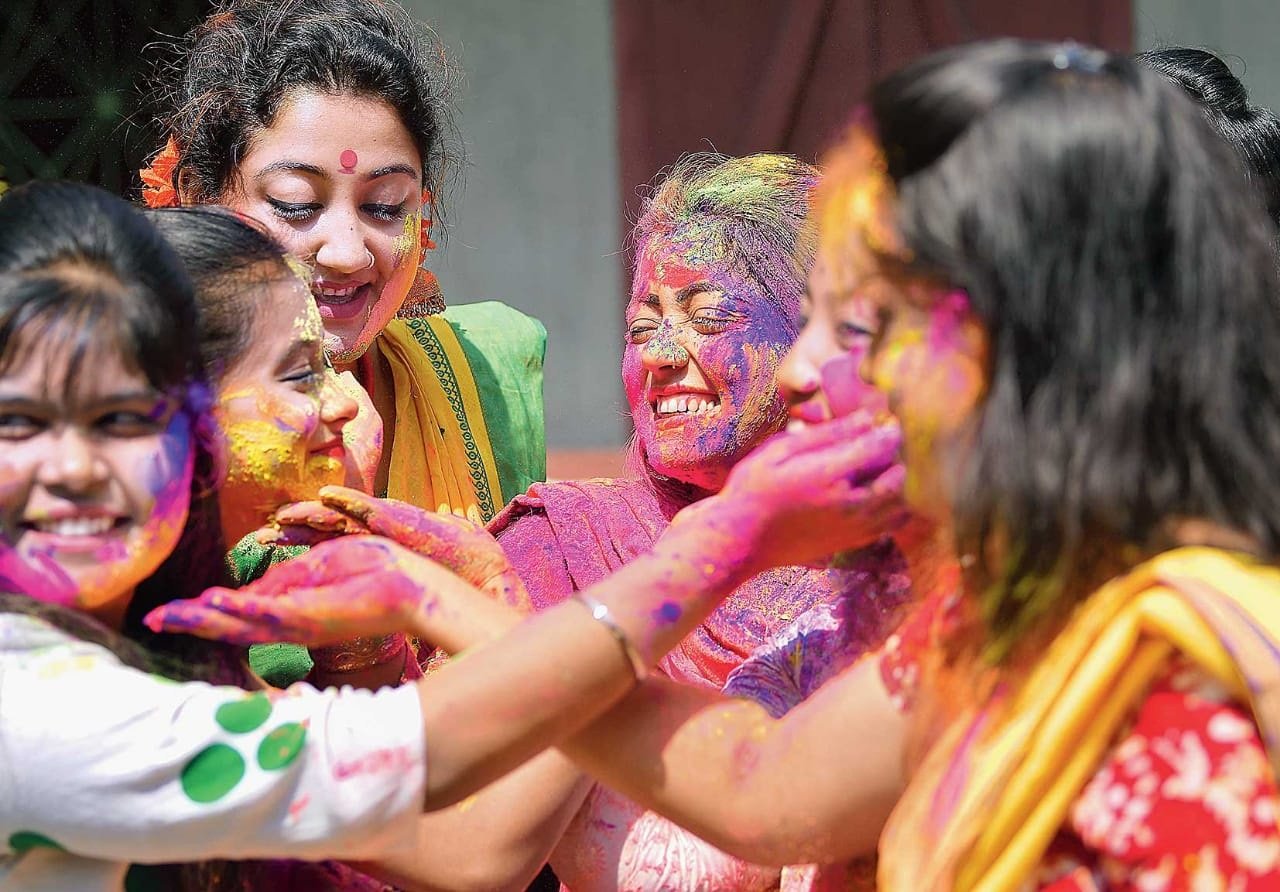 অসমৰ দৌল উছৱ (ৰাজীৱ লোচন মহন্ত)