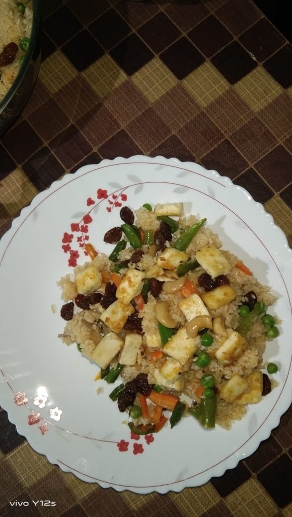 মটৰ পনীৰ পোলাও (মুন্‌মী বৰুৱা)