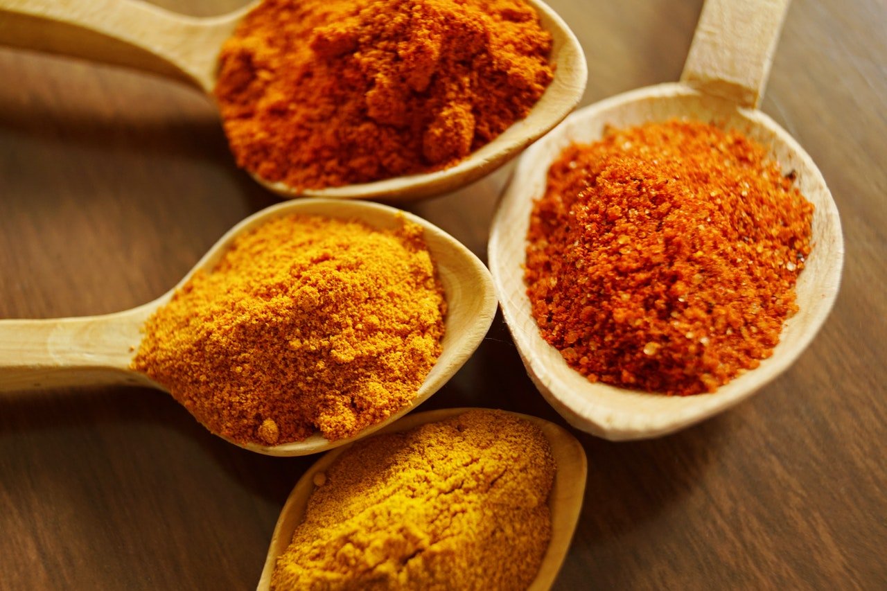 হালধিৰ কেপচুল আৰু কেঁচা হালধি (ডাঃ কৰবী হাজৰিকা চৌধুৰী)