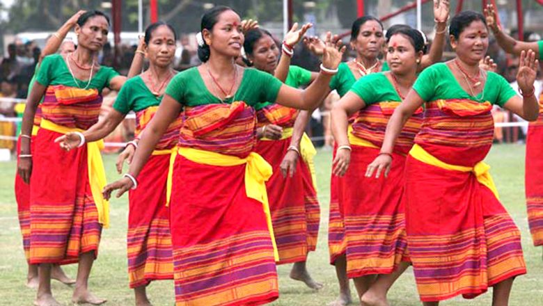 বিহুৱে অসমীয়াক এক কৰি ৰাখিছে (বৰ্ণালী ফুকন)